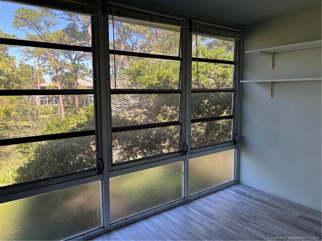 Building Photo - 9 Lake Vista Trail