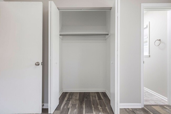 Building Photo - 8508 Westport Road (Briarwood/ East Louisv...