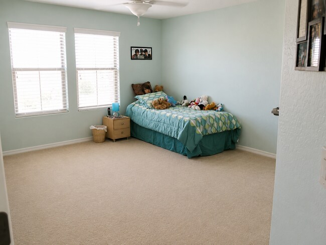 Building Photo - Spacious 5-Bedroom Gilbert Home with a Sparkling Pool!