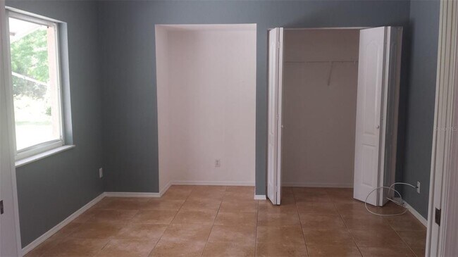 Building Photo - 404 Hazel Cir