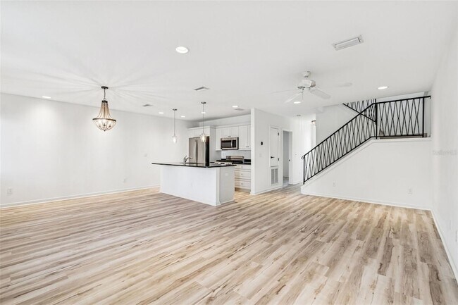 Building Photo - 1685 Laurel St