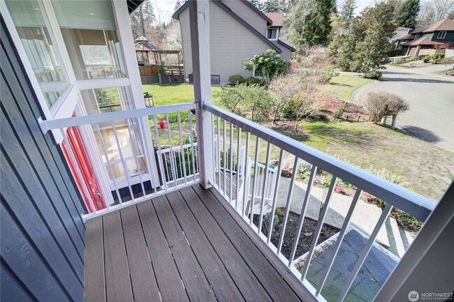 Building Photo - 3bd/2.5ba Bellevue House