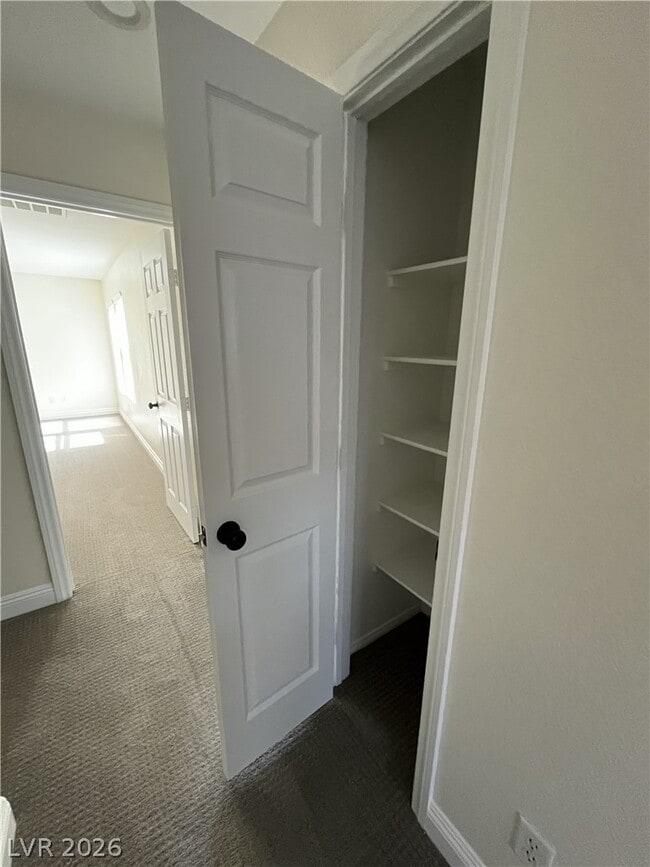 Building Photo - 7118 Garden Pond St