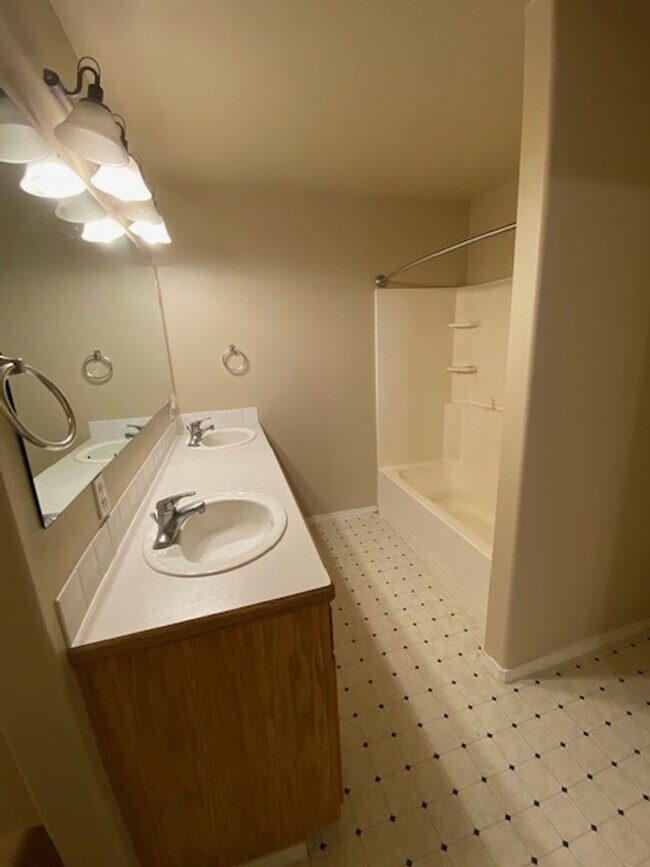 Building Photo - Single Story home in Central Boise available in July 2026!