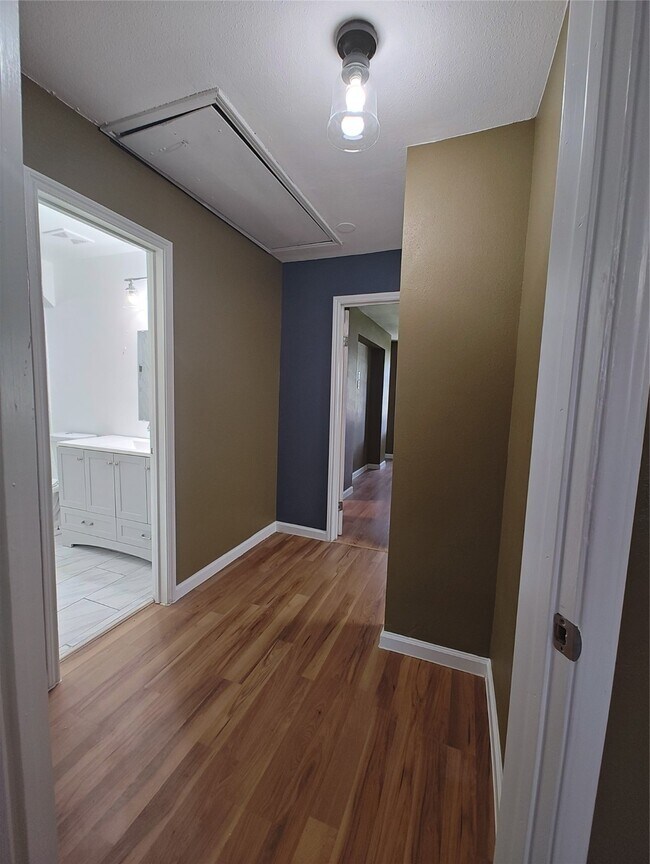 Building Photo - 2252 Shadowdale Dr