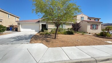 Building Photo - 4 BEDROOM, 3 BATH VICTORVILLE HOME