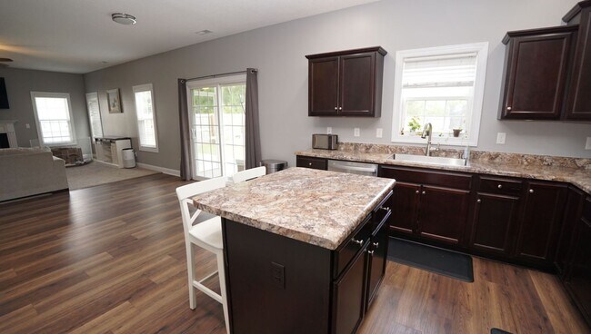 Building Photo - Onslow Bay Beautiful 4 Bedroom Home