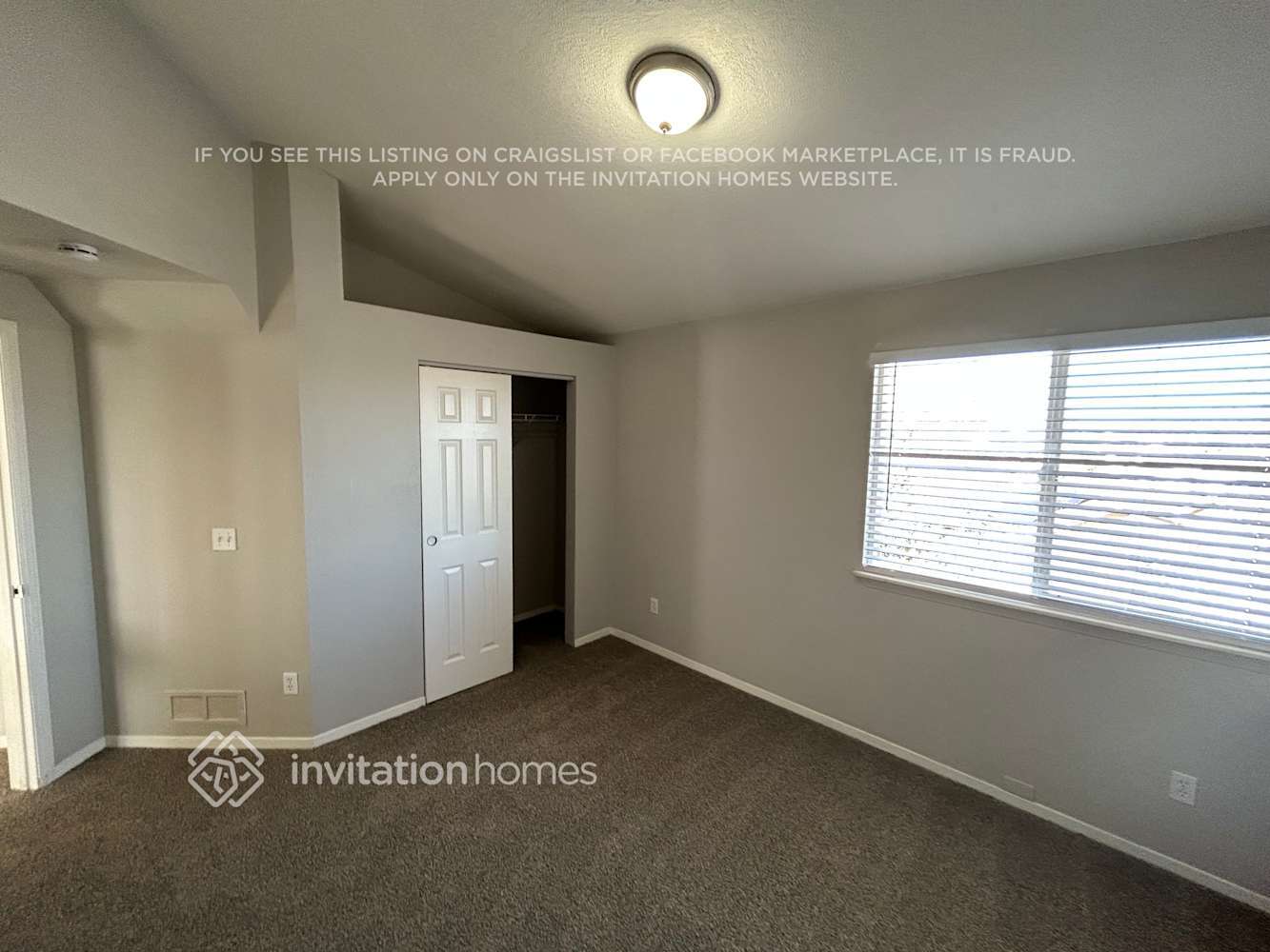 Building Photo - 5703 E 123rd Dr