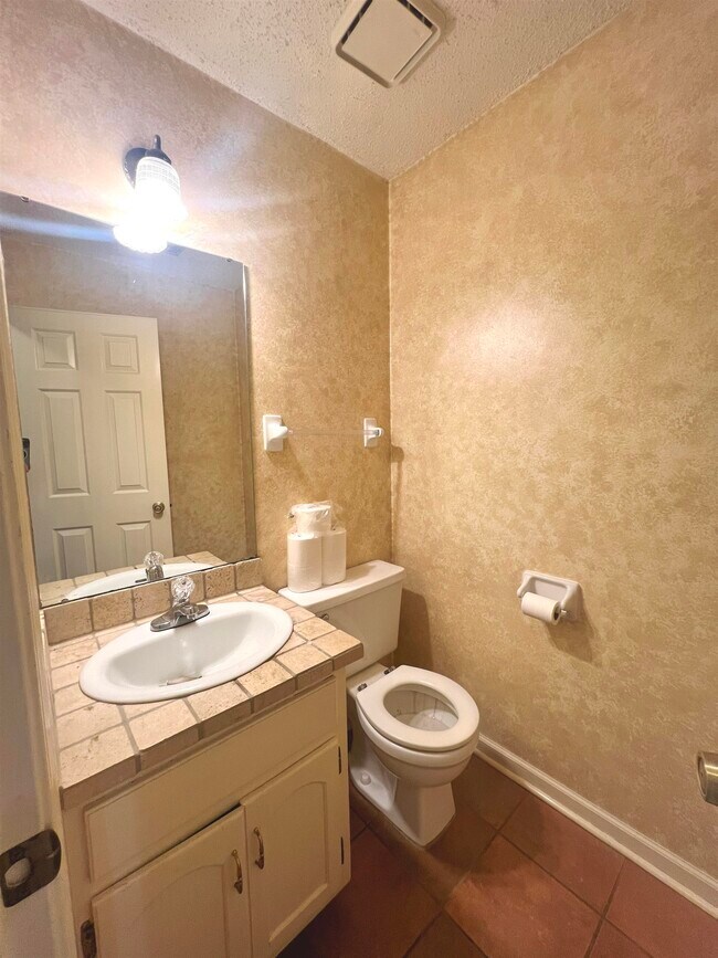 Building Photo - 7849 Meadow Trail Dr