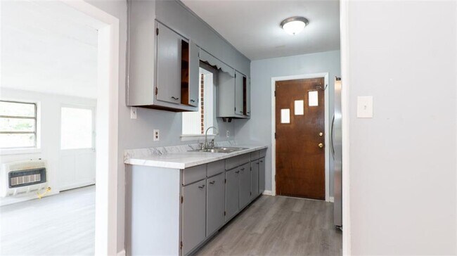 Building Photo - 2917 Cambridge Dr SW