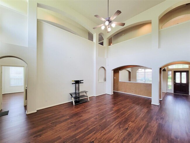 Building Photo - 2326 Summer Wind Dr