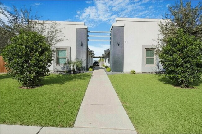 Building Photo - 511 N Lotto Ln
