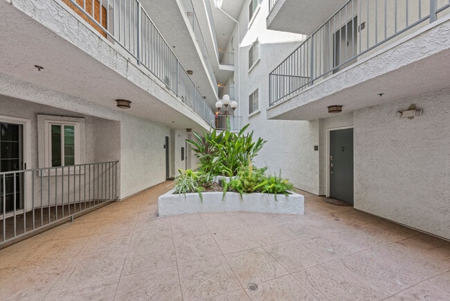 Building Photo - 4401 Sepulveda Blvd