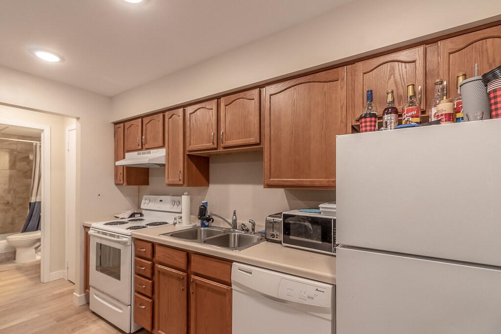 Building Photo - 157 E Welcome Ave