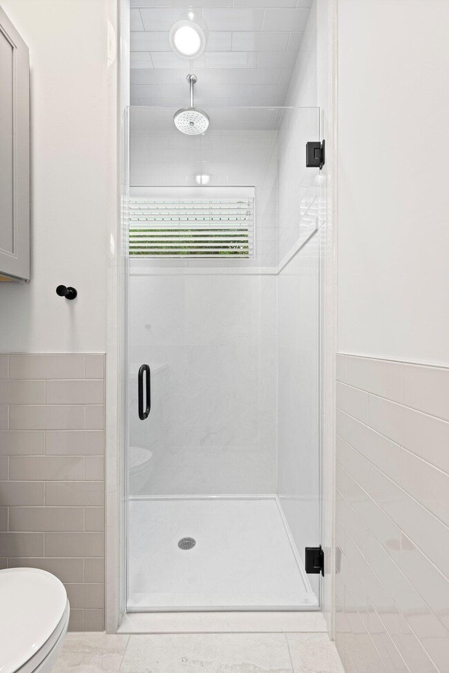 Building Photo - 305 Willingham Dr