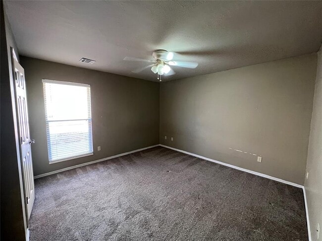 Building Photo - 16505 Moorgate Ln