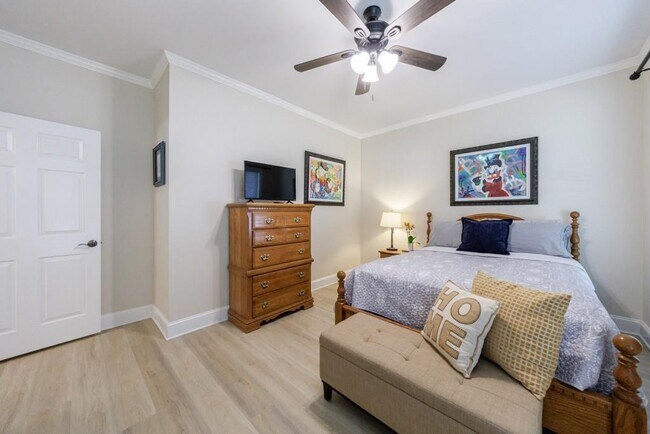 Building Photo - 390 Alpine Dr