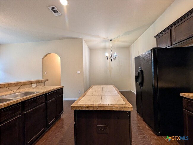 Building Photo - 298 Rosalie Dr