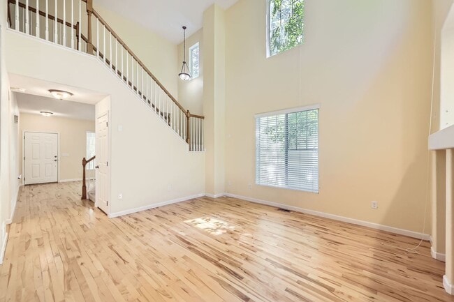 Building Photo - 4809 Lucca Dr