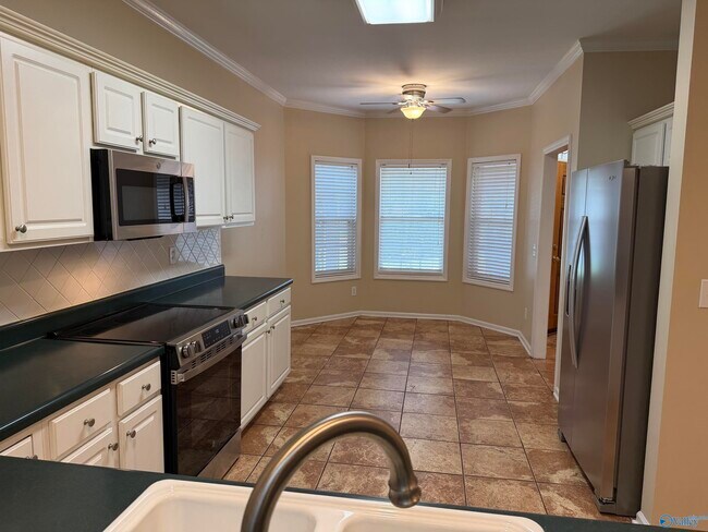 Building Photo - 139 Canterbury Dr