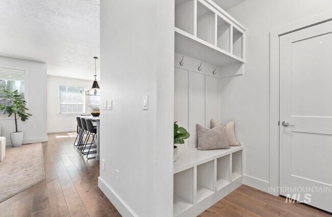 Building Photo - 4179 W Bolton Dr