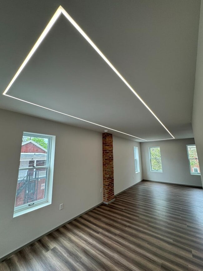 Building Photo - 107 Calder St