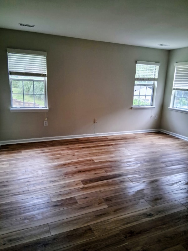 Building Photo - 3930 Saxonbury Way