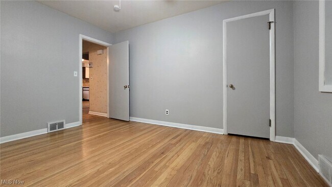 Building Photo - 70 Sunnycliff Dr