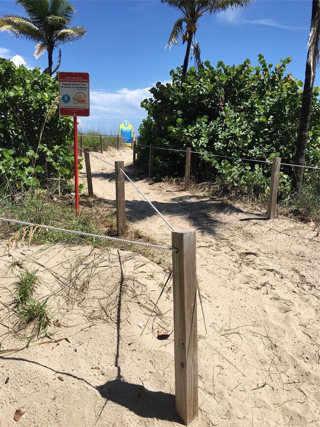 Building Photo - 4565 N Ocean Dr