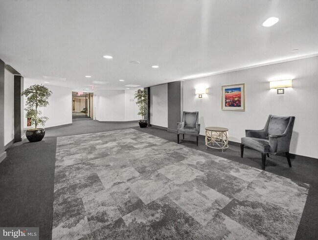 Building Photo - 1530 Key Blvd