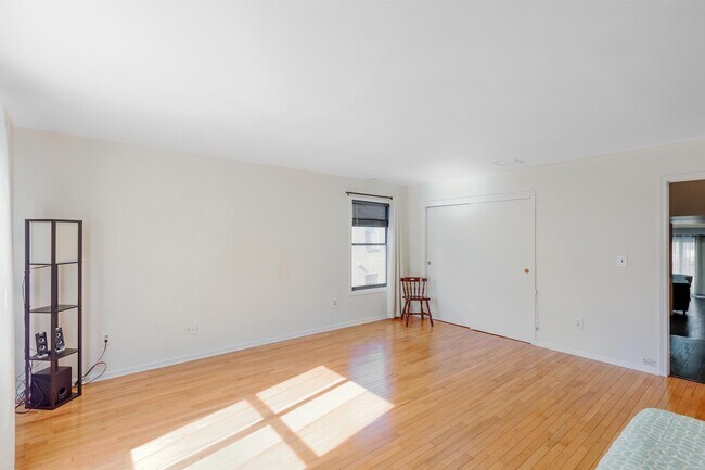 Building Photo - 6405 Liberty Ave