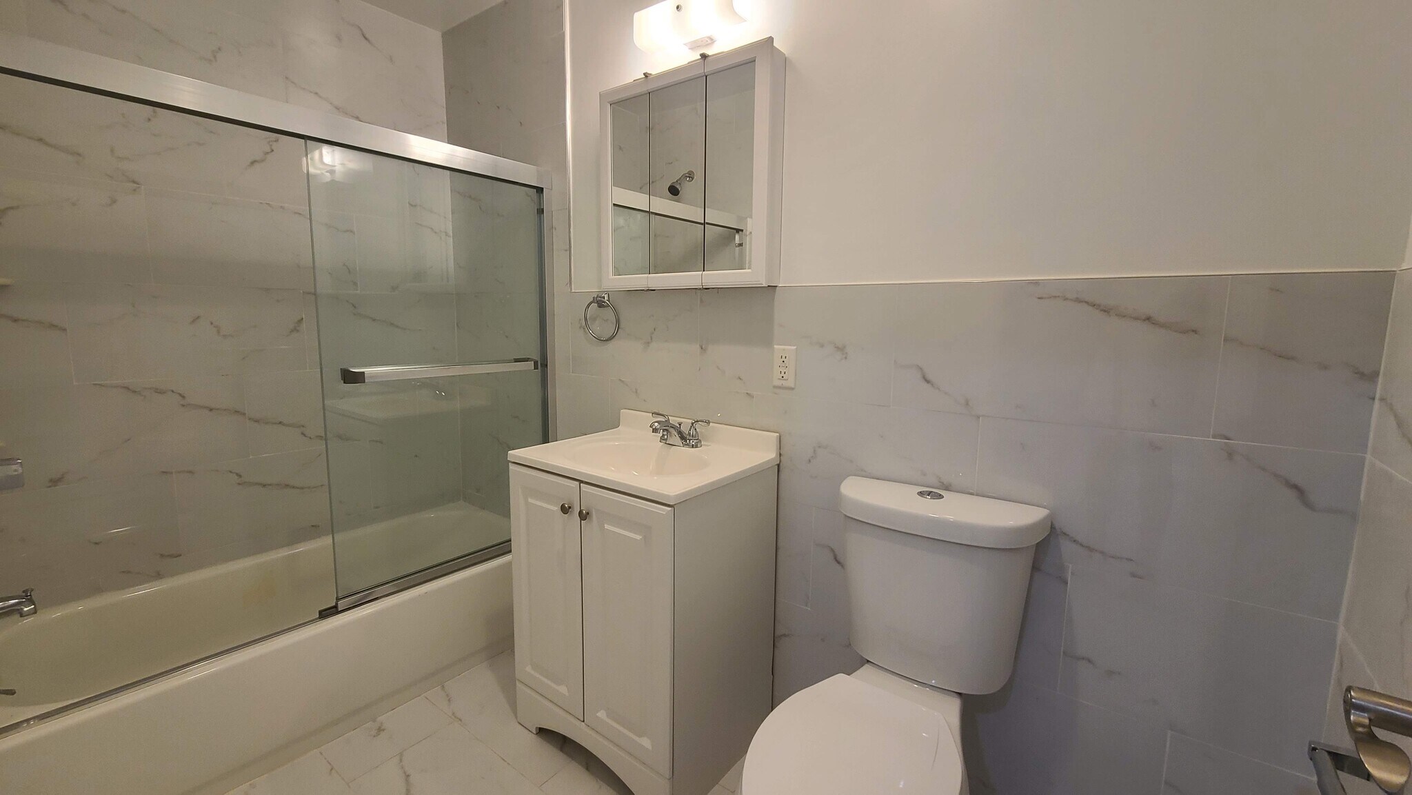 Building Photo - 100 Griffith St