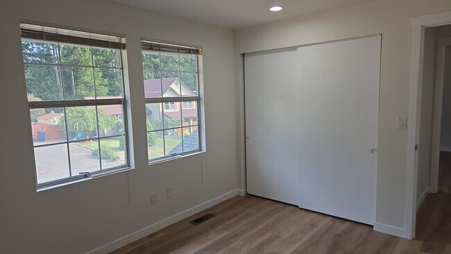 Building Photo - 10242 Ashley Cir NW