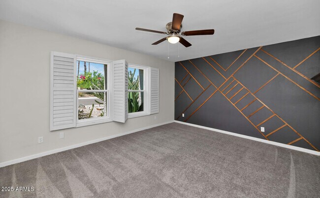 Building Photo - 6614 E Kelton Ln