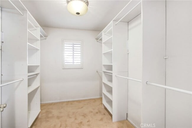 Building Photo - 10818 Hillside Rd