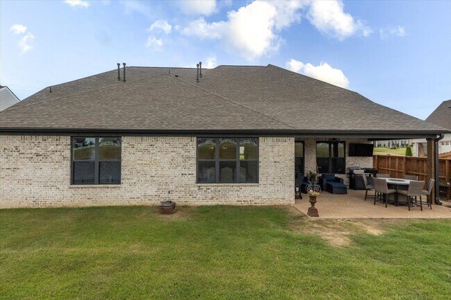 Building Photo - 12692 Sacred Oak Cv