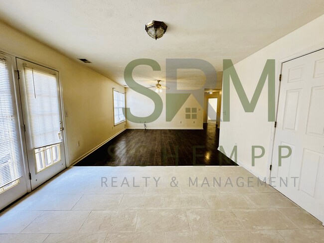 Building Photo - Updated 3 Bedroom/2 Bath Ranch in Okolona! Available Now!