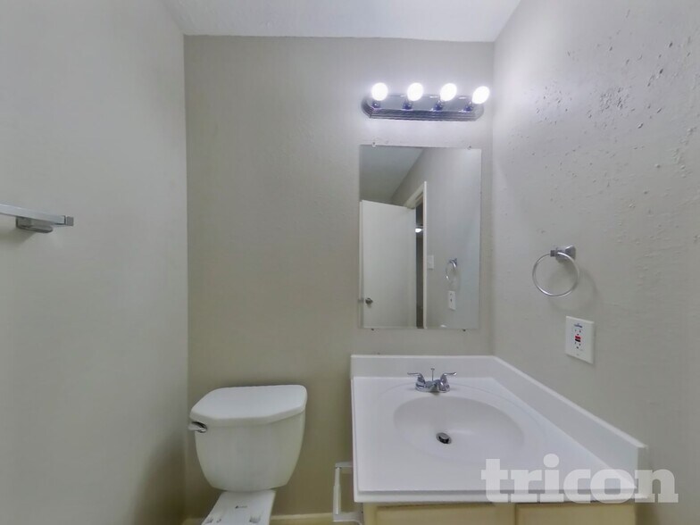 Building Photo - 1702 Glacier Blue Dr