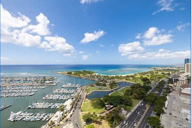 Building Photo - Luxury High-Rise Living with Panoramic Ocean Views at Yacht Harbor Towers