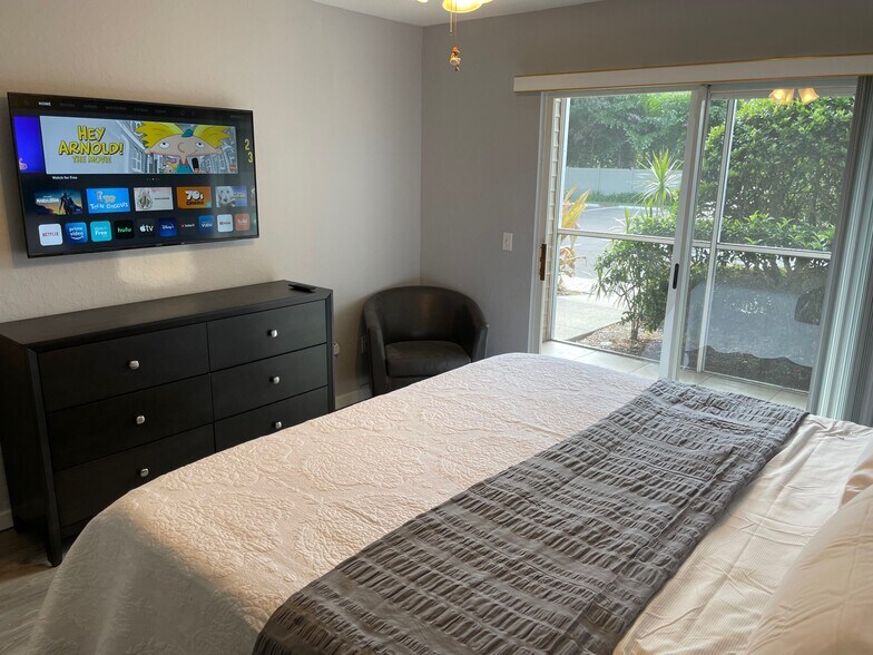 Master bedroom - 850 S Tamiami Trl