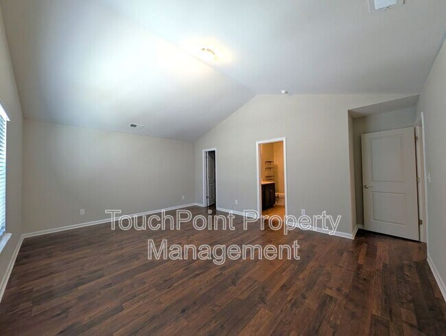 Building Photo - 2525 Mcintosh St