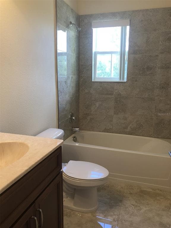 Building Photo - 2060 Royal Vista Ct