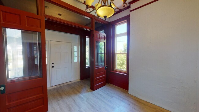 Building Photo - 2630 Stanton Ave