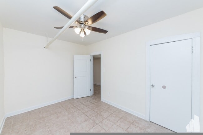 Building Photo - 4951 North Oakley-1