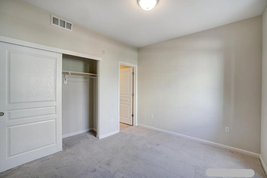 Building Photo - 801 Jetty Dr