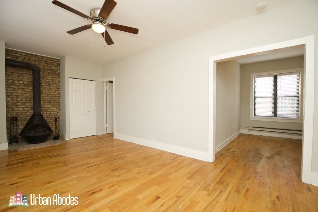 Building Photo - 3713 N Pine Grove Ave