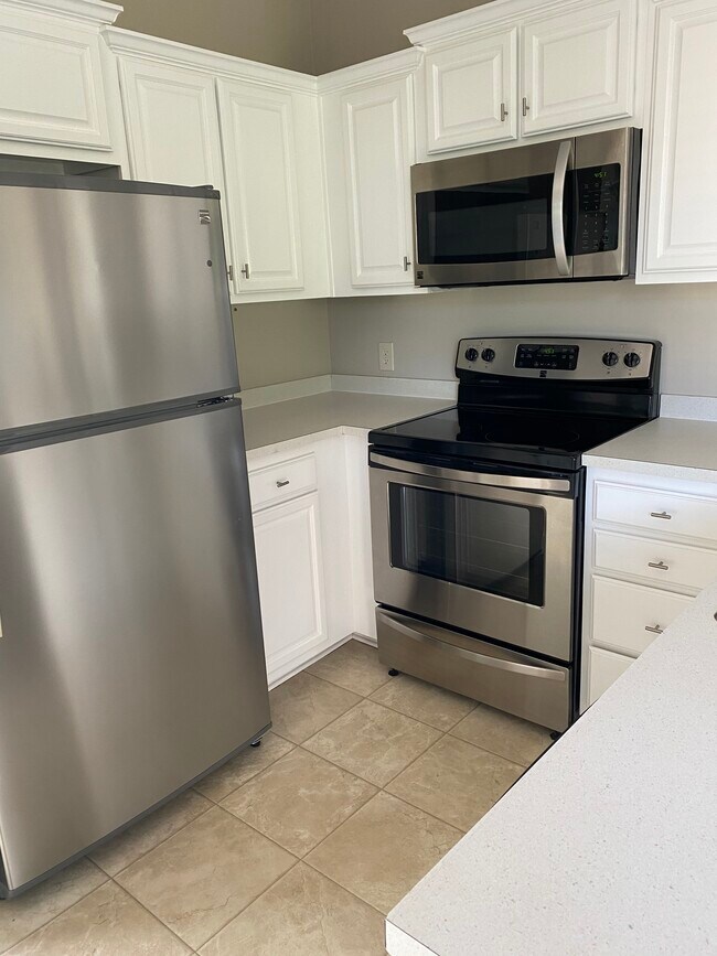 Building Photo - 4212 Sweetwater Blvd