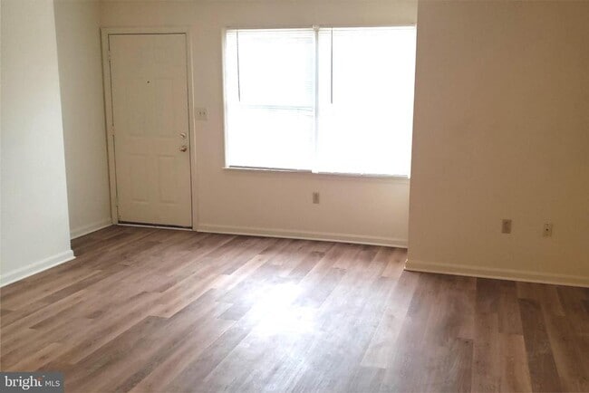 Building Photo - 121 S 3rd St