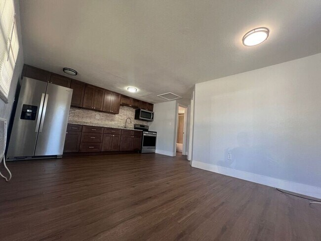 Building Photo - 9322 Grandfield Rd