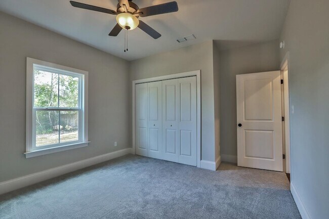 Building Photo - 43 Saralan Gdn Dr